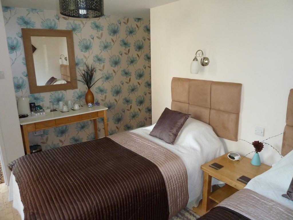 The Willows Guest House Takeley Eksteriør bilde