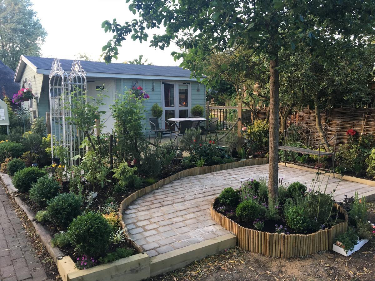 The Willows Guest House Takeley Eksteriør bilde